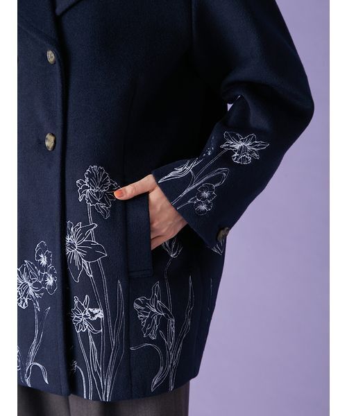 LILY BROWN（リリーブラウン）の「エンブロイダリーコクーンコート