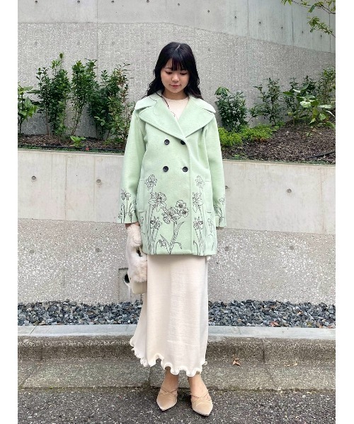 LILY BROWN（リリーブラウン）の「エンブロイダリーコクーンコート