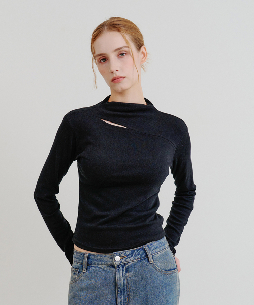 BIBYSEOB（バイバイソプ）の「モックネックカットアウトTシャツブラック[T53]（Tシャツ/カットソー・レディース・ブラック・FREE）」の3枚目の写真