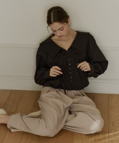 OLUN(オルン)の「big collar blouse/ビックカラーブラウス(シャツ/ブラウス・レディース・ブラック/ホワイト/ベージュ・FREE)」の10枚目の写真