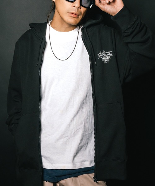 NineMicrophones（ナインマイクロフォンズ）の「ZIP PARKA-Sign-（パーカー・メンズ・グレー/ブラック・LARGE/X-LARGE/MEDIUM）」の2枚目の写真