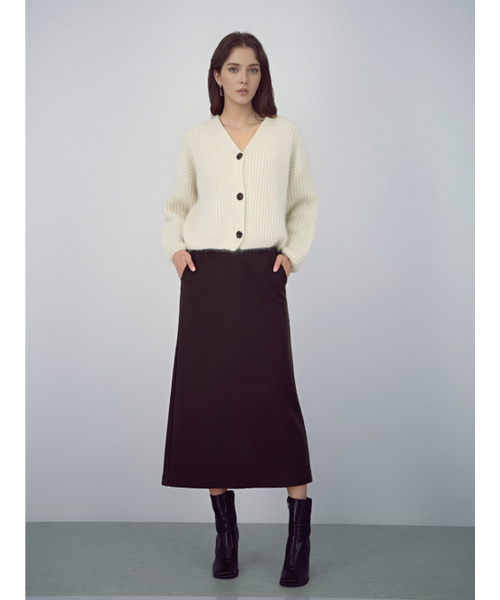 ACUD(アクド)の「Crepe Suede Bending Skirt _Black(スカート・レディース・ブラック・MEDIUM/SMALL)」の4枚目の写真