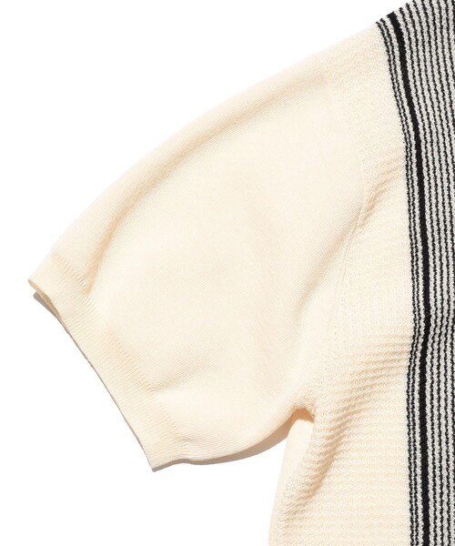 BEAMS PLUS(ビームスプラス)の「Zip Knit Polo Stripe(ポロシャツ・メンズ・オフホワイト/オリーブ/チャコールグレー・SMALL/X-LARGE/MEDIUM/LARGE)」の7枚目の写真