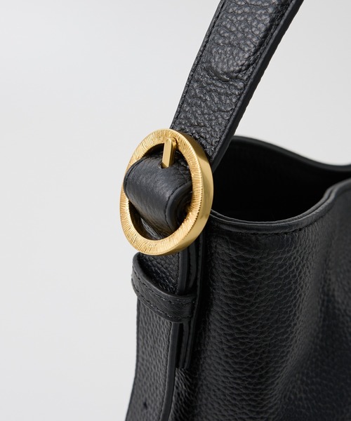 Beau're（ヴュレ）の「【WEB限定】【Beau're/ヴュレ】Design Buckle Bucket ショルダーバッグ（トートバッグ・レディース・ブラック/ブラウン・フリー）」の11枚目の写真