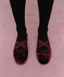 MARITHE + FRANCOIS GIRBAUD（マリテフランソワジルボー）の「W CROSS BANDING VELVET FLAT SHOES（バレエシューズ）」