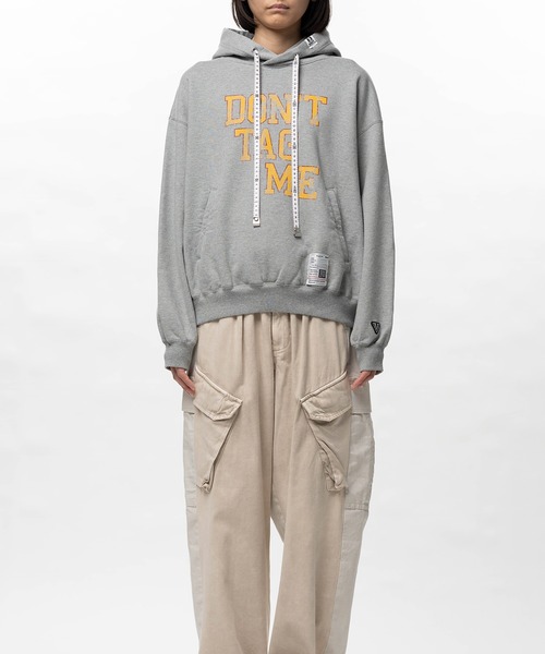 Maison MIHARA YASUHIRO(メゾンミハラヤスヒロ)の「Don't Tag Me Printed Hoodie(スウェット・レディース・ブラック/ホワイト/グレー・38/36)」の9枚目の写真