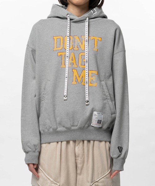 Maison MIHARA YASUHIRO(メゾンミハラヤスヒロ)の「Don't Tag Me Printed Hoodie(スウェット・レディース・ブラック/ホワイト/グレー・38/36)」の14枚目の写真