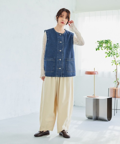 studio CLIP（スタディオクリップ）の「ノーカラーデニムベスト《CLIP denim》（ベスト・レディース・ホワイト/ブルー・FREE）」の19枚目の写真