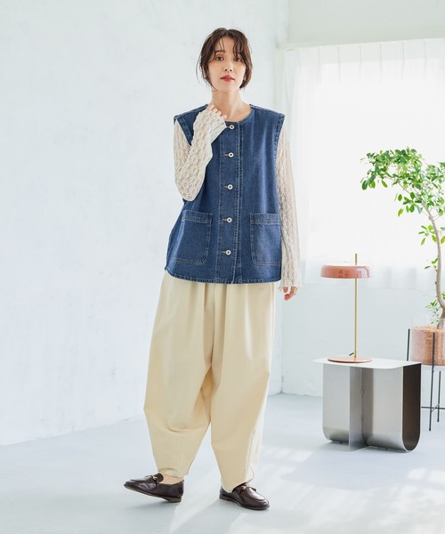 studio CLIP（スタディオクリップ）の「ノーカラーデニムベスト《CLIP denim》（ベスト・レディース・ホワイト/ブルー・FREE）」の20枚目の写真