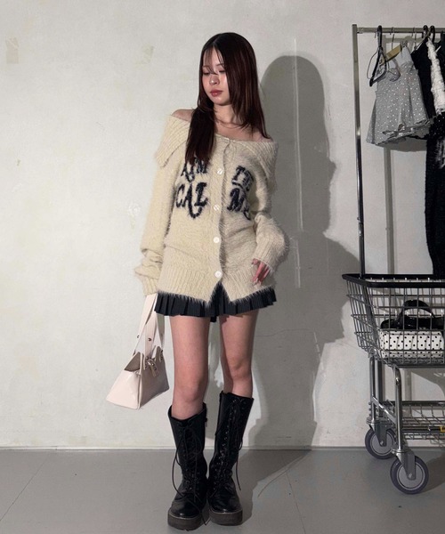 sedacle girl（セダクルガール）の「ラメシャギーオフショルニット（ニット/セーター・レディース・チャコールグレー/ブラック/アイボリー・FREE）」の11枚目の写真