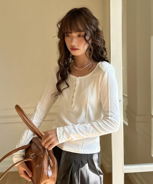 Ada.（エイダ）の「コンパクト ヘンリーネック ロングスリーブ カットソー（Tシャツ/カットソー・レディース・ブラック/ホワイト/グレー・FREE）」の21枚目の写真