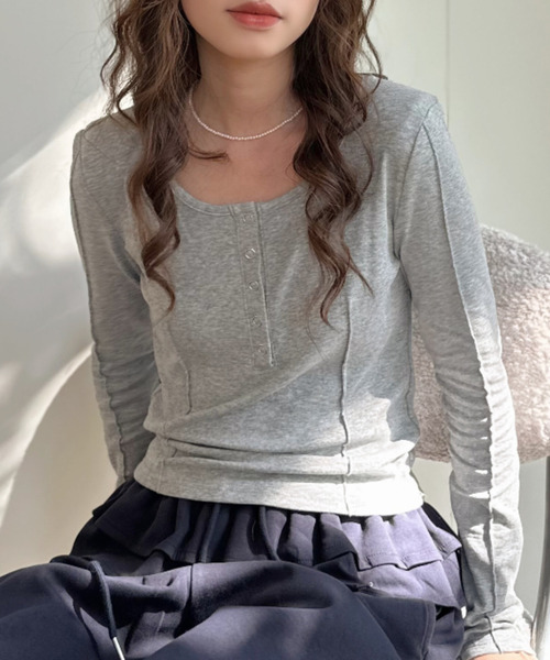 Ada.（エイダ）の「コンパクト ヘンリーネック ロングスリーブ カットソー（Tシャツ/カットソー・レディース・ブラック/ホワイト/グレー・FREE）」の15枚目の写真