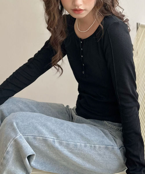Ada.（エイダ）の「コンパクト ヘンリーネック ロングスリーブ カットソー（Tシャツ/カットソー・レディース・ブラック/ホワイト/グレー・FREE）」の18枚目の写真