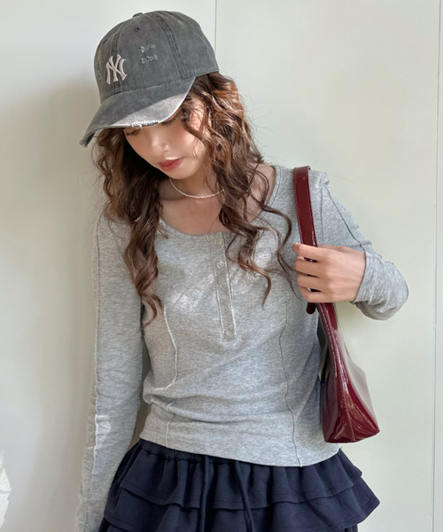 Ada.（エイダ）の「コンパクト ヘンリーネック ロングスリーブ カットソー（Tシャツ/カットソー・レディース・ブラック/ホワイト/グレー・FREE）」の16枚目の写真