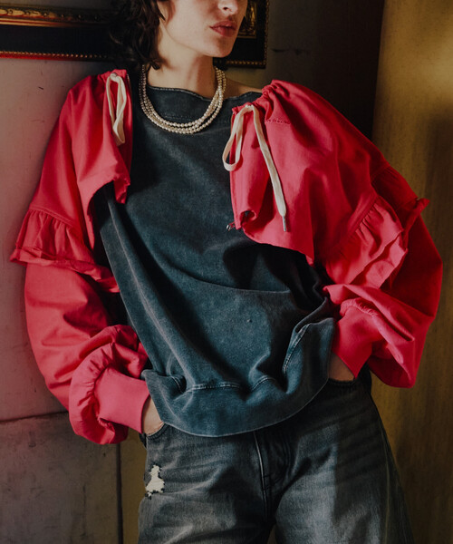 Champion(チャンピオン)の「Champion×Freada/チャンピオン ギャザー×フリル ジップショートボレロ(カーディガン/ボレロ・レディース・ピンク/グレー/ブラック・ONE SIZE)」の3枚目の写真