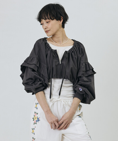 Champion×Freada/チャンピオン ギャザー×フリル ジップショートボレロ
