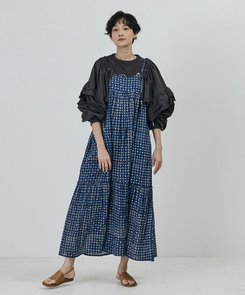 Champion(チャンピオン)の「Champion×Freada/チャンピオン ギャザー×フリル ジップショートボレロ(カーディガン/ボレロ・レディース・ピンク/グレー/ブラック・ONE SIZE)」の4枚目の写真