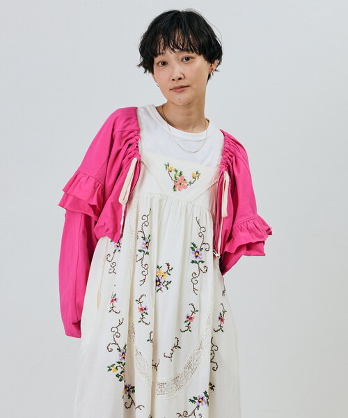 Champion(チャンピオン)の「Champion×Freada/チャンピオン ギャザー×フリル ジップショートボレロ(カーディガン/ボレロ・レディース・ピンク/グレー/ブラック・ONE SIZE)」の9枚目の写真