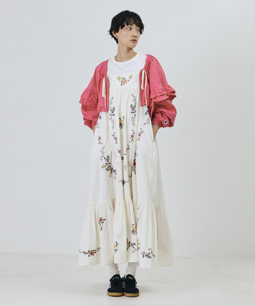 Champion(チャンピオン)の「Champion×Freada/チャンピオン ギャザー×フリル ジップショートボレロ(カーディガン/ボレロ・レディース・ピンク/グレー/ブラック・ONE SIZE)」の10枚目の写真