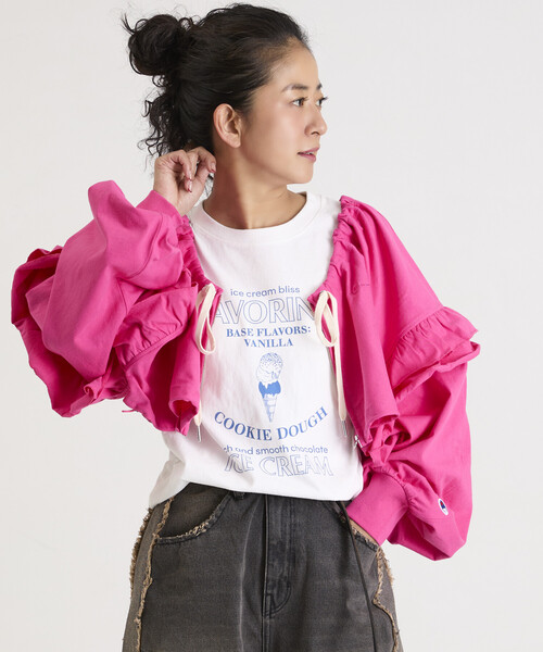 Champion(チャンピオン)の「Champion×Freada/チャンピオン ギャザー×フリル ジップショートボレロ(カーディガン/ボレロ・レディース・ピンク/グレー/ブラック・ONE SIZE)」の17枚目の写真