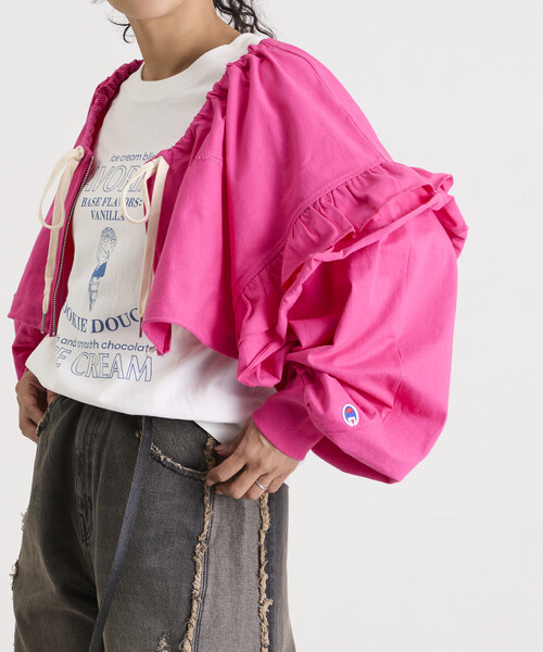 Champion(チャンピオン)の「Champion×Freada/チャンピオン ギャザー×フリル ジップショートボレロ(カーディガン/ボレロ・レディース・ピンク/グレー/ブラック・ONE SIZE)」の22枚目の写真