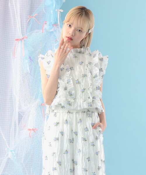 CAROLINA GLASER（カロリナ グレイサー）の「フラワー フリル ベスト（ベスト・レディース・ブラック/オフホワイト・ONE SIZE）」の22枚目の写真