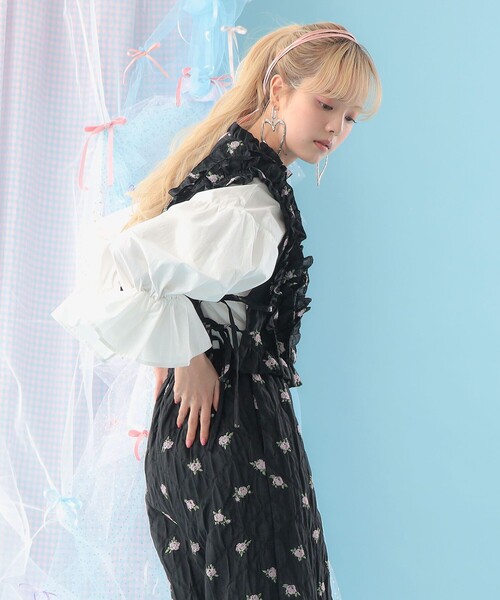 CAROLINA GLASER（カロリナ グレイサー）の「フラワー フリル ベスト（ベスト・レディース・ブラック/オフホワイト・ONE SIZE）」の8枚目の写真