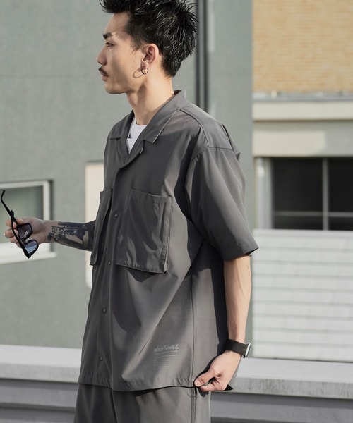 WILD THINGS（ワイルドシングス）の「WILD THINGS/ワイルドシングス OPEN COLLAR POCKET SHIRT ミリタリータグ オープンカラーシャツ 2026年春夏（シャツ/ブラウス・メンズ・ブラック/グレー・M/L/XL）」の18枚目の写真
