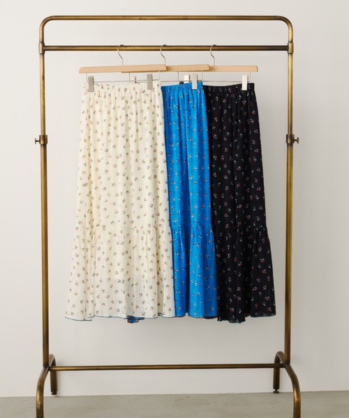 Unitage（ユニテージ）の「小花ティアードスカート（スカート・レディース・アイボリー/ブルー/ネイビー・FREE）」の4枚目の写真