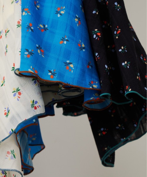 Unitage（ユニテージ）の「小花ティアードスカート（スカート・レディース・アイボリー/ブルー/ネイビー・FREE）」の6枚目の写真