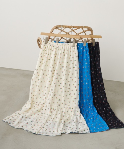 Unitage（ユニテージ）の「小花ティアードスカート（スカート・レディース・アイボリー/ブルー/ネイビー・FREE）」の5枚目の写真