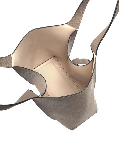 YECCA VECCA(イェッカヴェッカ)の「メタルロックトートバッグ(トートバッグ・レディース・ブラック/ベージュ・FREE)」の12枚目の写真