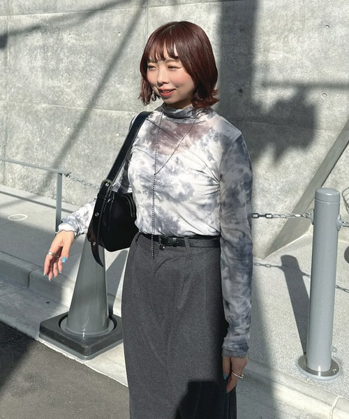 AS KNOW AS plus(アズノゥアズプラス)の「◯アソート メロウハイネックシアーインナートップス(Tシャツ/カットソー・レディース・ベージュ系/ブラック系/アイボリー系/グレー系・FREE)」の2枚目の写真