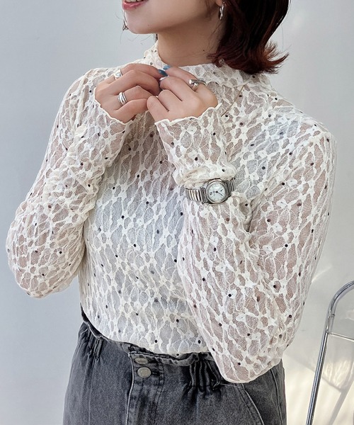 AS KNOW AS plus(アズノゥアズプラス)の「◯アソート メロウハイネックシアーインナートップス(Tシャツ/カットソー・レディース・ベージュ系/ブラック系/アイボリー系/グレー系・FREE)」の4枚目の写真