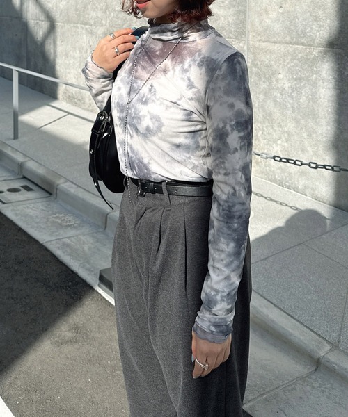 AS KNOW AS plus(アズノゥアズプラス)の「◯アソート メロウハイネックシアーインナートップス(Tシャツ/カットソー・レディース・ベージュ系/ブラック系/アイボリー系/グレー系・FREE)」の19枚目の写真