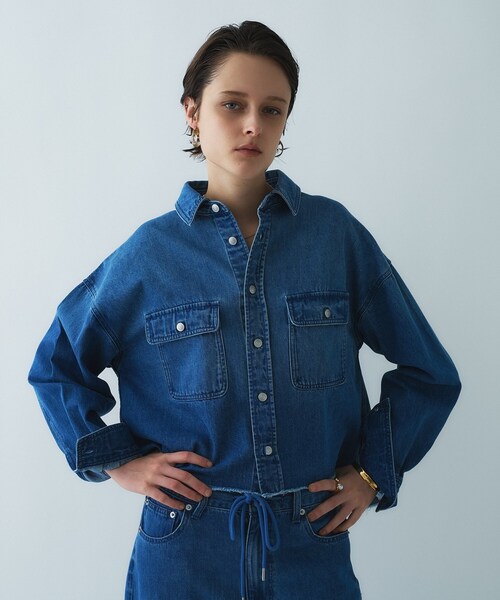 cloenc（クロエンス）の「【手洗い可】ライトデニムクロップドシャツ（シャツ/ブラウス・レディース・ブルー/ネイビー・03/02/01）」の6枚目の写真