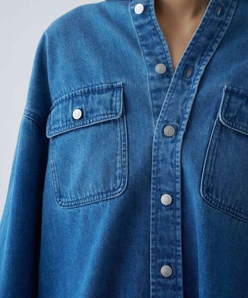 cloenc（クロエンス）の「【手洗い可】ライトデニムクロップドシャツ（シャツ/ブラウス・レディース・ブルー/ネイビー・03/02/01）」の12枚目の写真