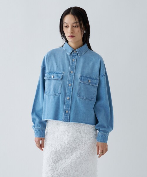 cloenc（クロエンス）の「【手洗い可】ライトデニムクロップドシャツ（シャツ/ブラウス・レディース・ブルー/ネイビー・03/02/01）」の13枚目の写真