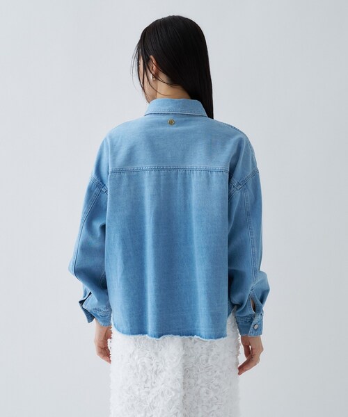 cloenc（クロエンス）の「【手洗い可】ライトデニムクロップドシャツ（シャツ/ブラウス・レディース・ブルー/ネイビー・03/02/01）」の18枚目の写真