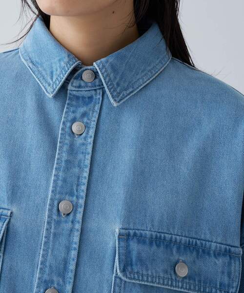 cloenc（クロエンス）の「【手洗い可】ライトデニムクロップドシャツ（シャツ/ブラウス・レディース・ブルー/ネイビー・03/02/01）」の21枚目の写真