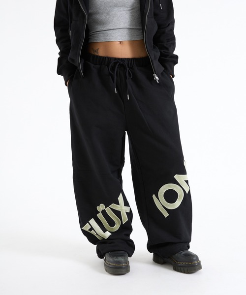 FTW(エフティダブリュー)の「VELOUR PATCH SWEAT PANTS(スウェットパンツ・レディース・ブラック/グレー・SMALL/MEDIUM/LARGE)」の1枚目の写真