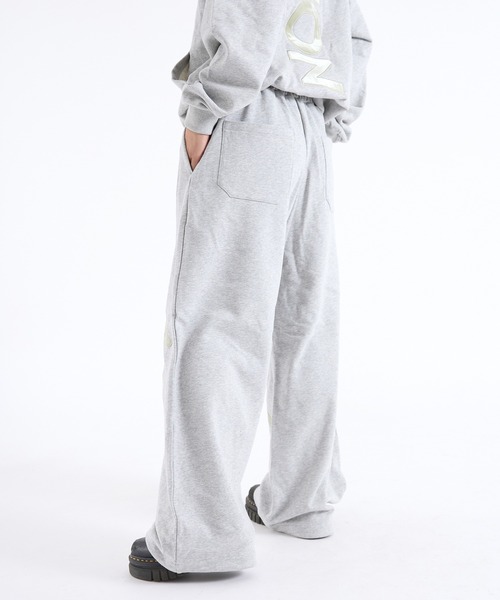 FTW(エフティダブリュー)の「VELOUR PATCH SWEAT PANTS(スウェットパンツ・レディース・ブラック/グレー・SMALL/MEDIUM/LARGE)」の16枚目の写真