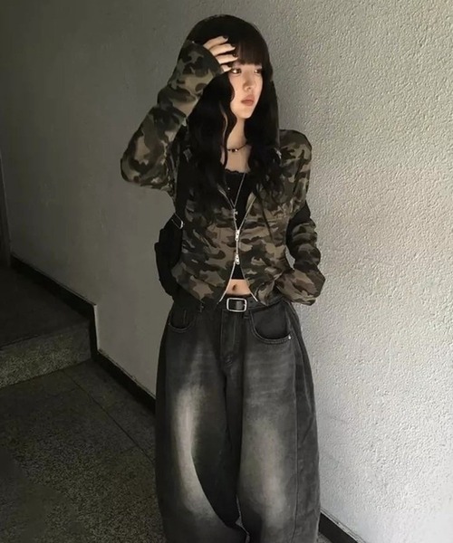 CANVAS+（キャンバスプラス）の「【CANVAS＋】クロップド丈迷彩柄ダブルジップパーカー（パーカー・レディース・カーキ・M）」の6枚目の写真
