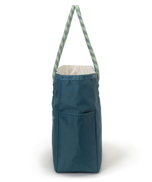 LeSportsac（レスポートサック）の「ML 2 WAY TOTE         2ウェイブルーインディゴ/メレンゲ（トートバッグ・レディース・ブルー・FREE）」の6枚目の写真