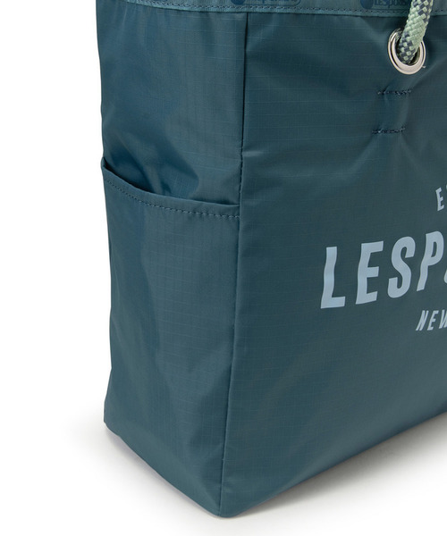 LeSportsac（レスポートサック）の「ML 2 WAY TOTE         2ウェイブルーインディゴ/メレンゲ（トートバッグ・レディース・ブルー・FREE）」の8枚目の写真