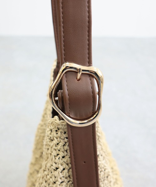 MIAN （ミアン）の「ニュアンスバックルワンショルダーバッグ【詳細動画あり】（かごバッグ・レディース・ブラック/ブラウン・FREE）」の5枚目の写真