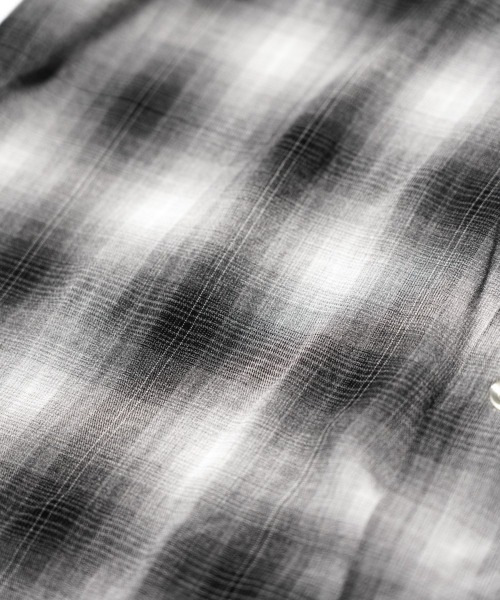 TOWNCRAFT(タウンクラフト)の「TOWNCRAFT / タウンクラフト 60S OMBRE LOOP COLLAR S/S SHIRTS オンブレチェック ループカラー 半袖シャツ(シャツ/ブラウス・メンズ・ブラック/グレー/グリーン/グレー系その他・MEDIUM/LARGE/SMALL)」の9枚目の写真