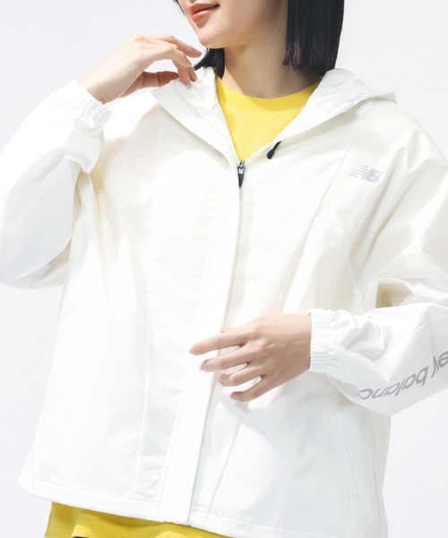 NEW BALANCE(ニューバランス)の「【New Balance×アルペン限定モデル】ニューバランス New Balance フーデットウーブンジャケット(ナイロンジャケット・レディース・オフホワイト/ブラック/アイボリー・M/L/XL/S)」の2枚目の写真