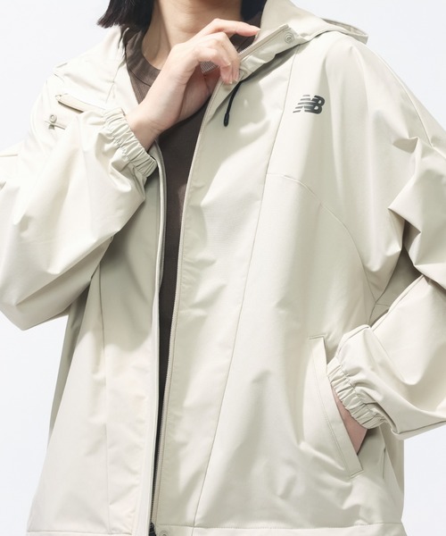NEW BALANCE(ニューバランス)の「【New Balance×アルペン限定モデル】ニューバランス New Balance フーデットウーブンジャケット(ナイロンジャケット・レディース・オフホワイト/ブラック/アイボリー・M/L/XL/S)」の3枚目の写真