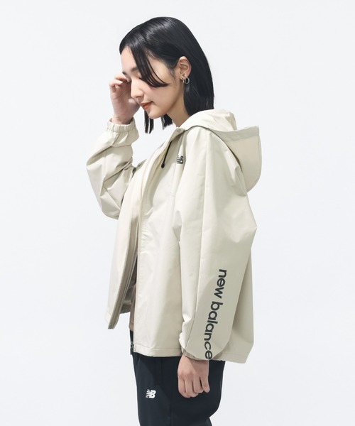 NEW BALANCE(ニューバランス)の「【New Balance×アルペン限定モデル】ニューバランス New Balance フーデットウーブンジャケット(ナイロンジャケット・レディース・オフホワイト/ブラック/アイボリー・M/L/XL/S)」の6枚目の写真